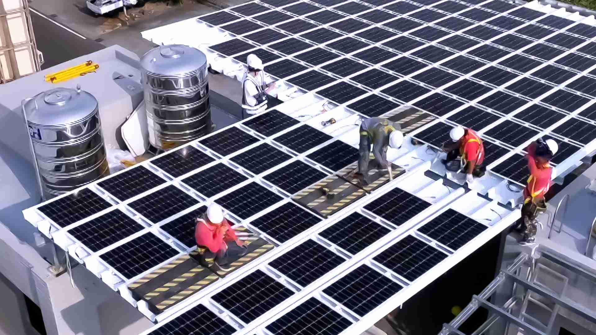 z6mg·人生就是博着力于替代能源之技术研发，，，如光电浪板的相关制程、、设备与产品，，其中所开发之光电整合型浪板，，减少传统金属支架安装，，更提升耐候度，，可广泛运用于多元场域，，，，并辅助建筑达到净零碳排目标